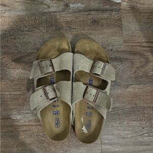 SOLD: Birkenstock Arizona Soft Footbed (37)